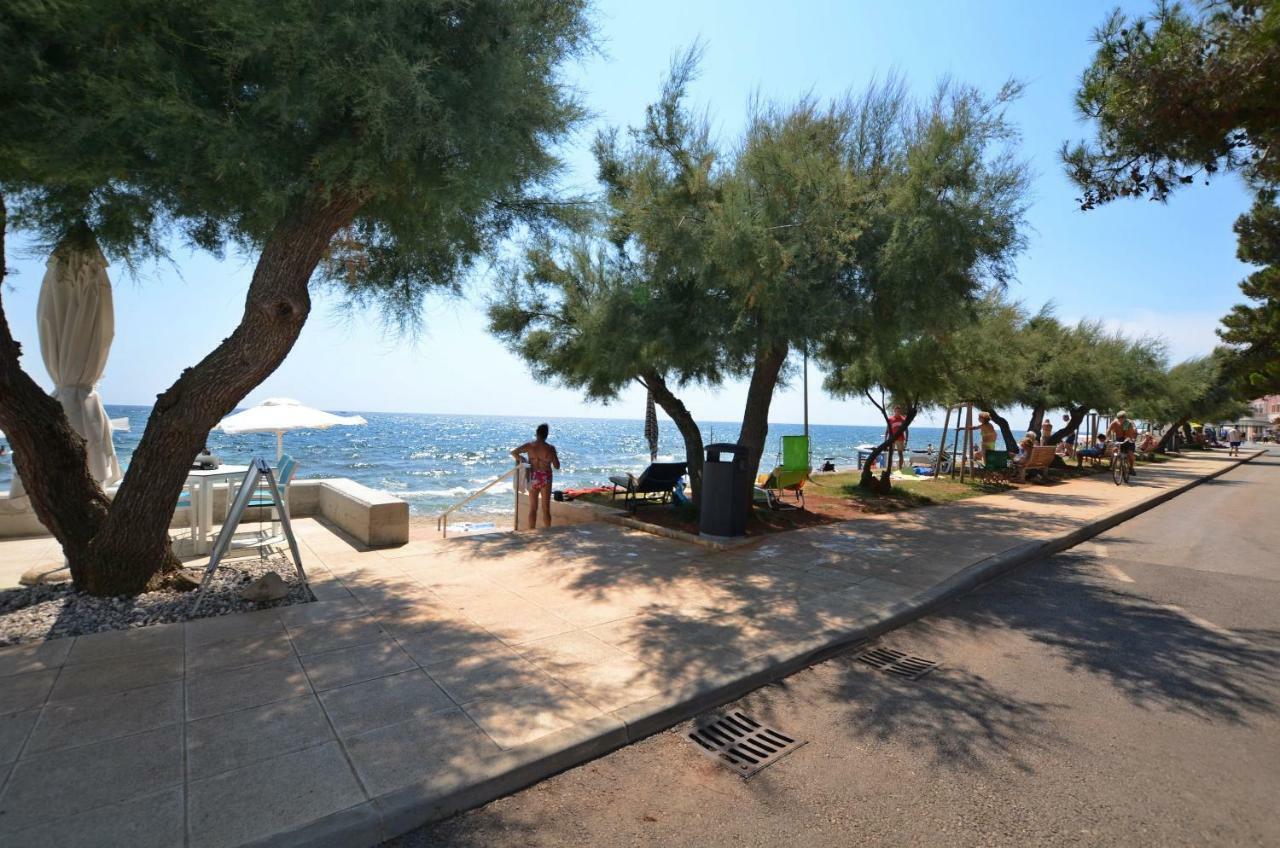 Novigrad Istria Apartment Auretta מראה חיצוני תמונה